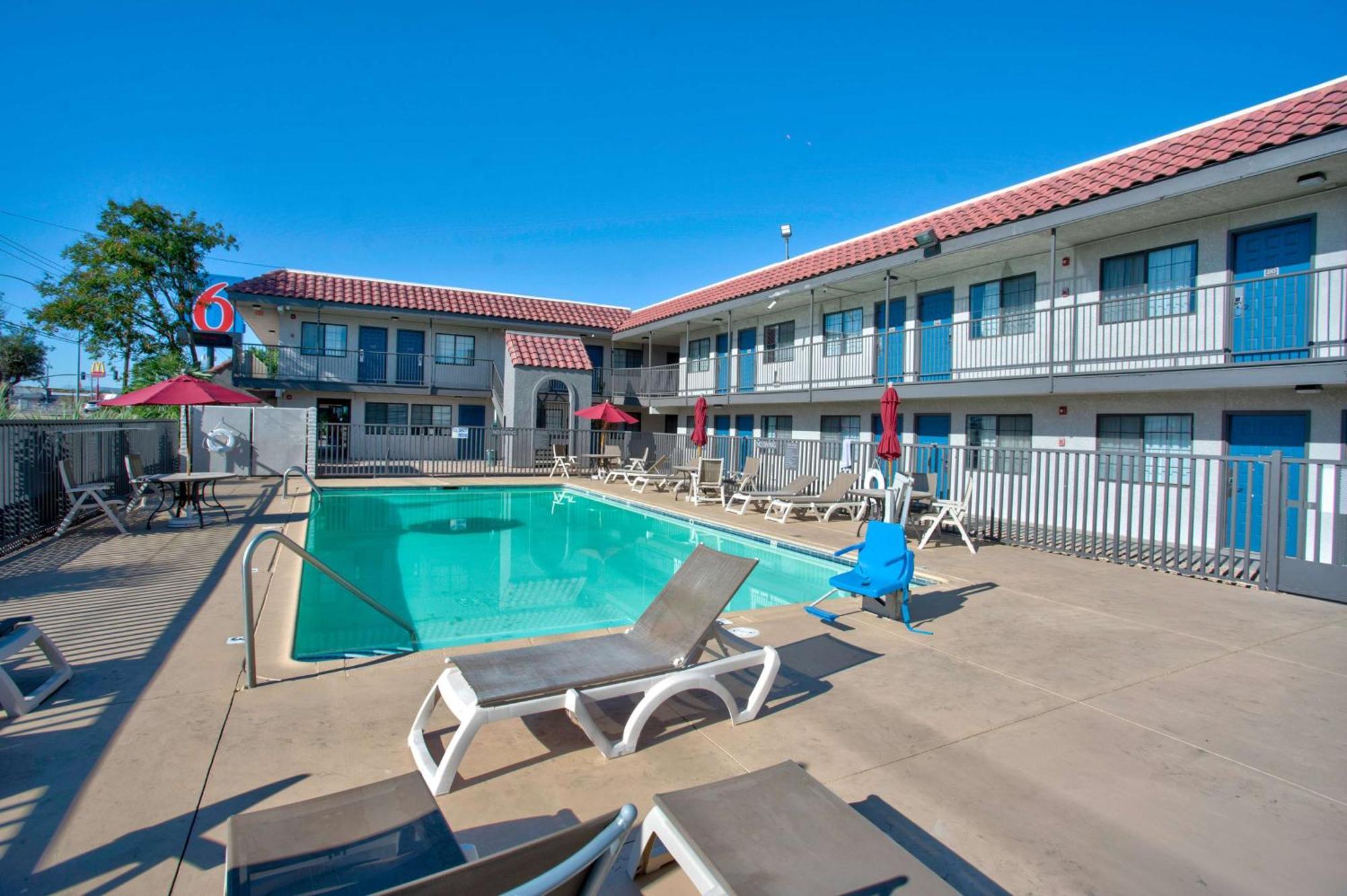 Motel 6 Tucson, Az - East Williams Center Экстерьер фото